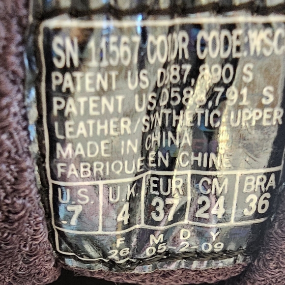 NIB Skechers D'Lites Women's White, Charcoal & Silver Sneakers Size-7 - Picture 15 of 16